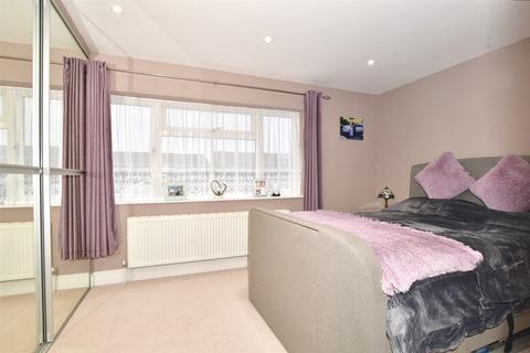 16 Beaufort Road, Rochester, ME2 3SW