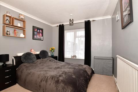 16 Beaufort Road, Rochester, ME2 3SW