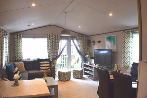 3 bedroom mobile home for sale, Kingfisher Lakes, Billing Aqua, Northampton, NN3