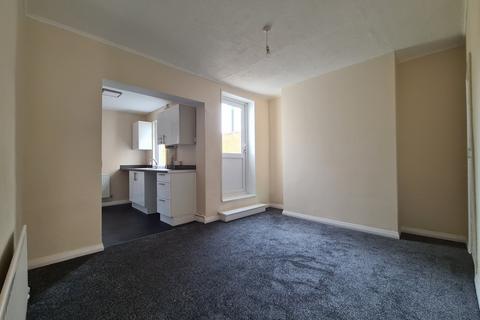 3 bedroom terraced house to rent, Corporation Road, Gillingham, ME7