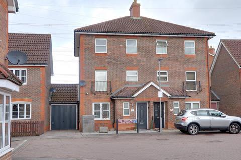 4 bedroom semi-detached house for sale, The Beacons SG1