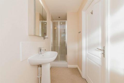 3 Sandringham Close, Borehamwood, WD6 2FY