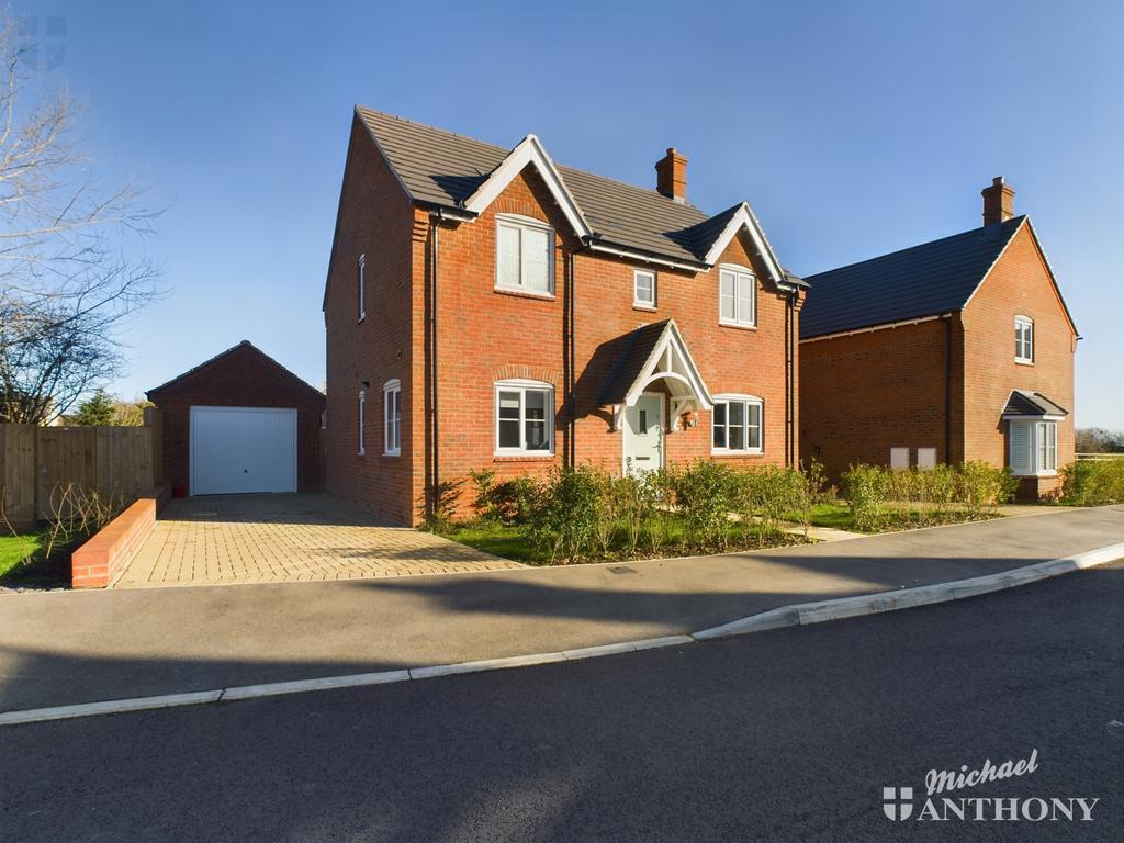 Clifford Road, Quainton, Aylesbury, Buckinghamshire 3 bed detached