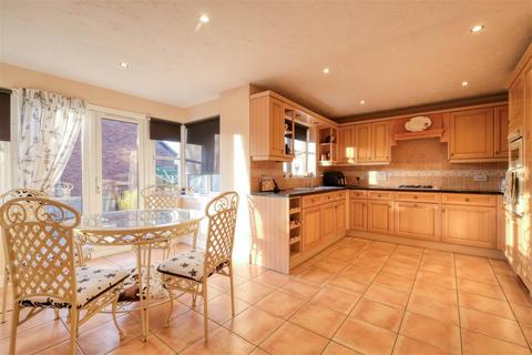 5 bedroom detached house for sale, Royal Worcester Crescent, The Oakalls, Bromsgrove, B60 2TN