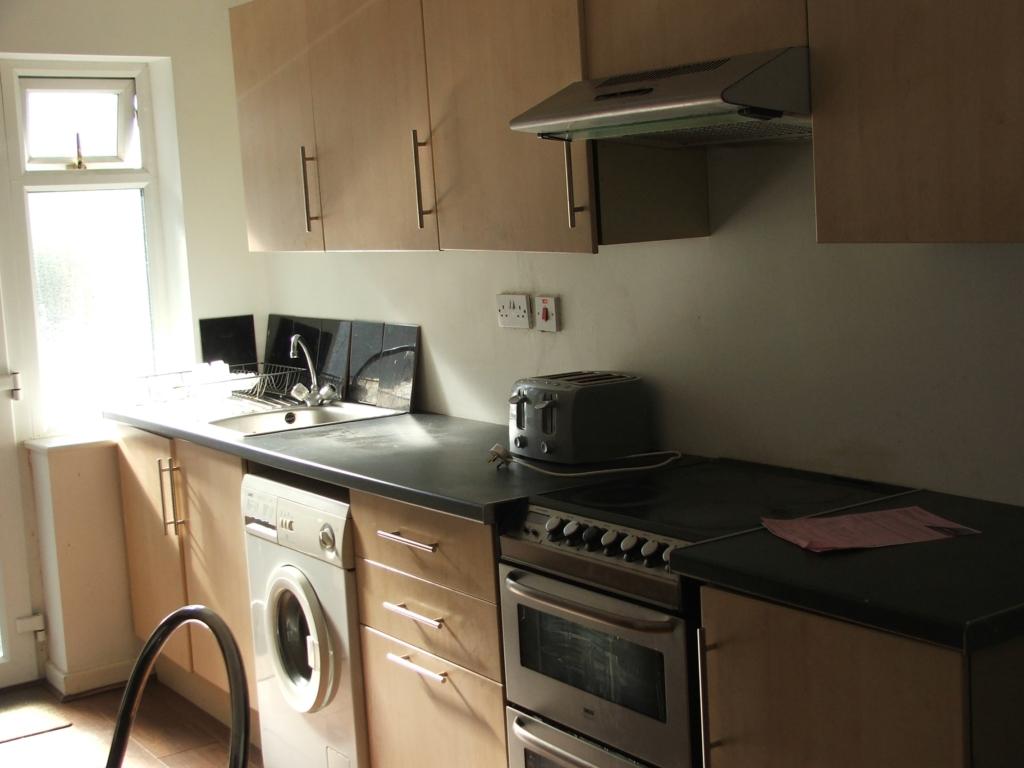 Fitzroy Drive, Oakwood, Leeds. LS8 1 bed house £700 pcm (£162 pw)