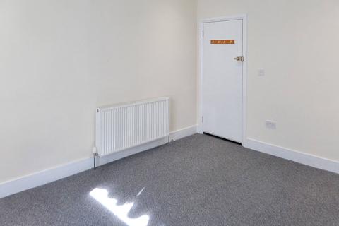 Studio to rent, Arundel Road, Croydon CR0