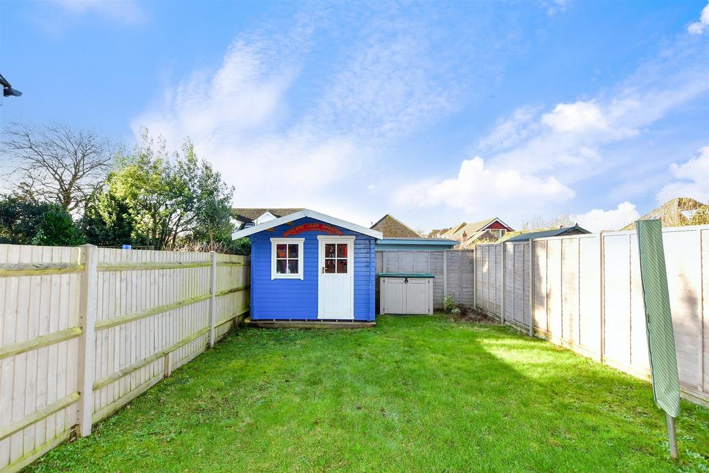 Walden Gardens, Waterlooville, Hampshire 3 bed semidetached house for