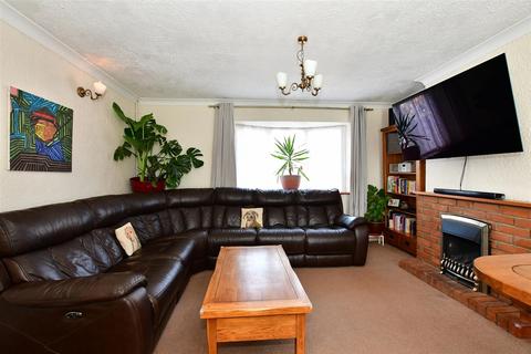 13 Burwood Gardens, Rainham, RM13 8JS