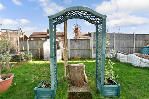 13 Burwood Gardens, Rainham, RM13 8JS
