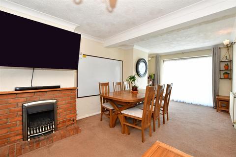 13 Burwood Gardens, Rainham, RM13 8JS