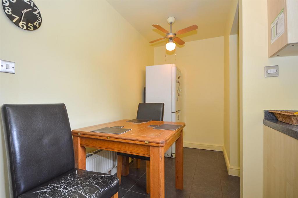 Dining kitchen