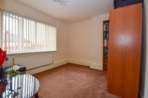 42 Cobb Avenue, Wakefield, WF2 8BU