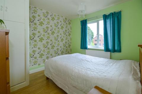 42 Cobb Avenue, Wakefield, WF2 8BU