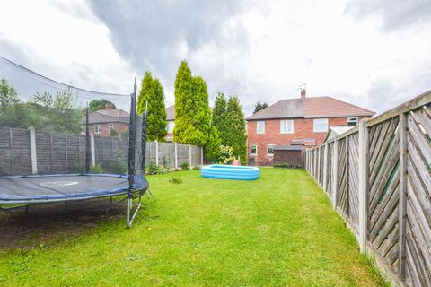 42 Cobb Avenue, Wakefield, WF2 8BU
