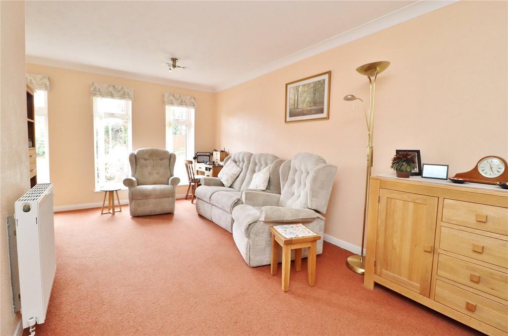 Cartref Close, Verwood, Dorset, BH31 2 bed bungalow for sale £300,000