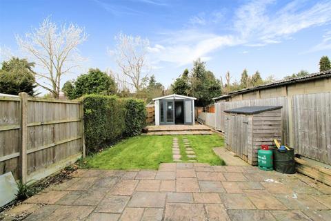 12 Burnside, Rugby, CV22 6AX