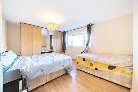 2 bedroom apartment for sale, Regina Road, London SE25