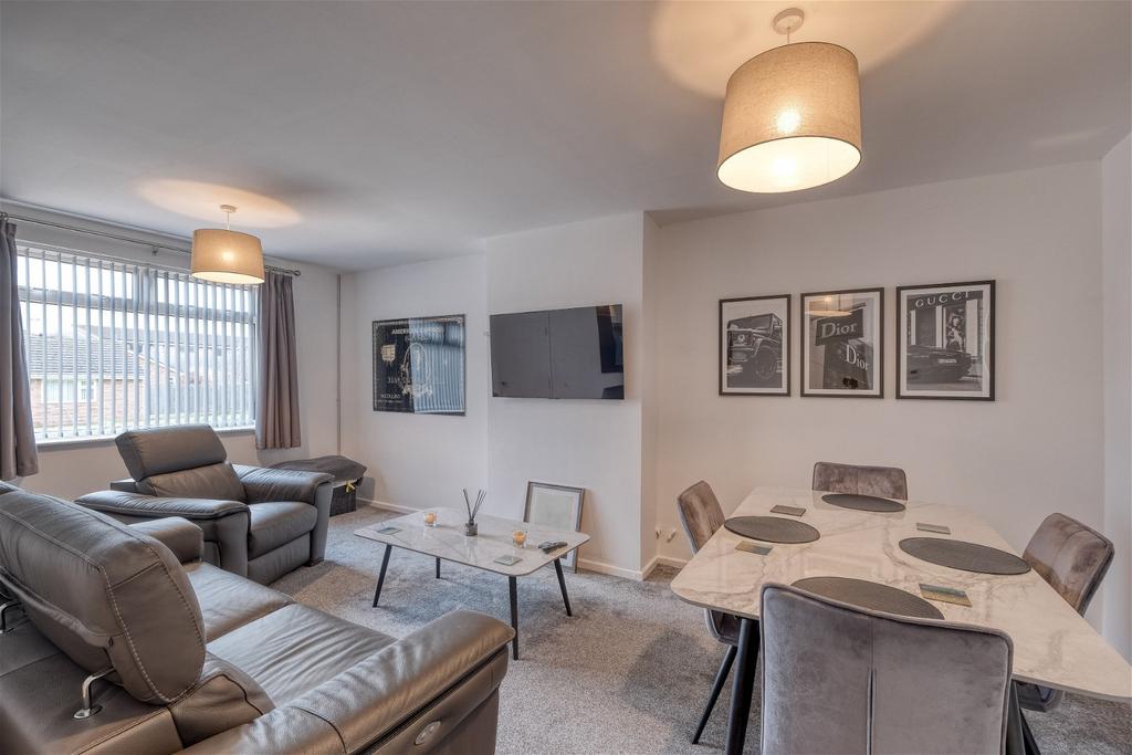 Wilton Avenue, Kidderminster, DY11 5PZ 4 bed semidetached house for