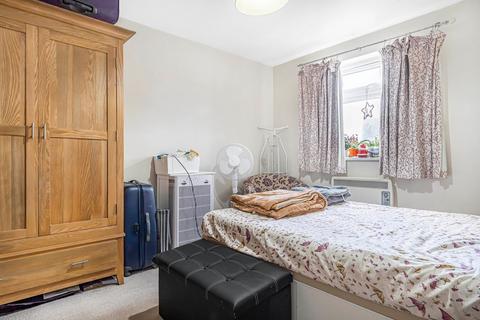 2 bedroom flat for sale, Joan Lawrence Place, Headington, OX3