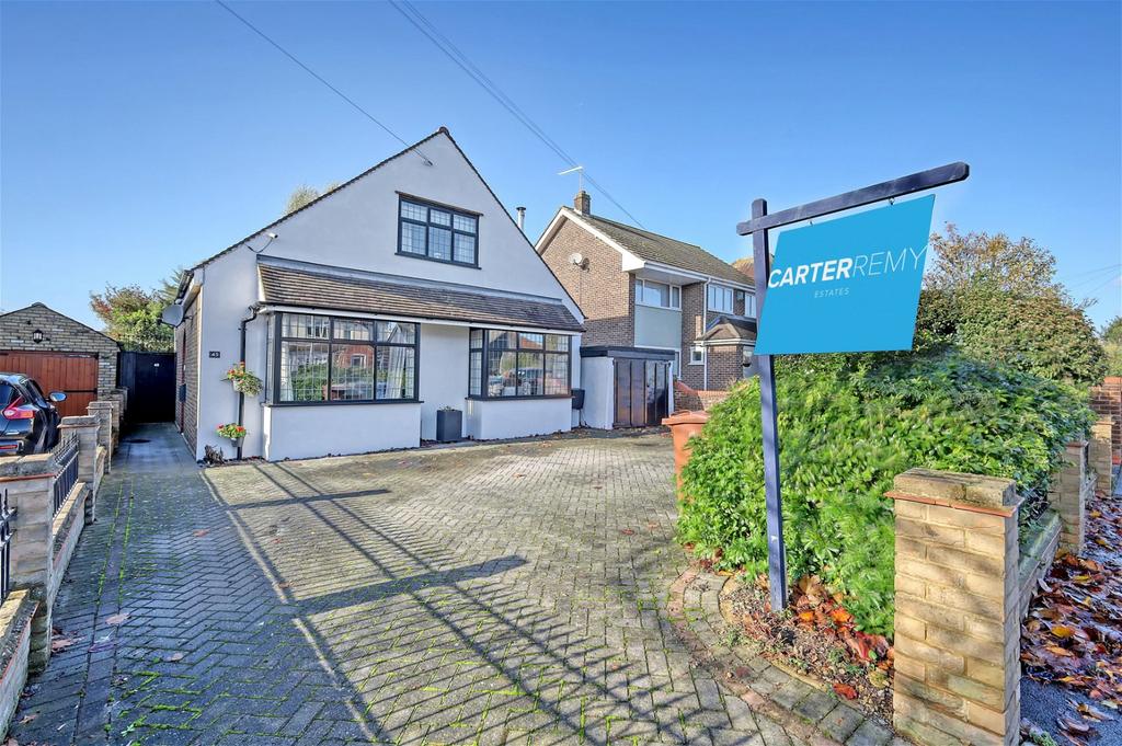 Windsor Avenue, Grays, RM16 3 bed detached house £500,000