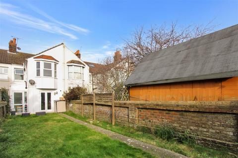 3 bedroom terraced house for sale, Queen Street, Broadwater, Worthing BN14 7BH