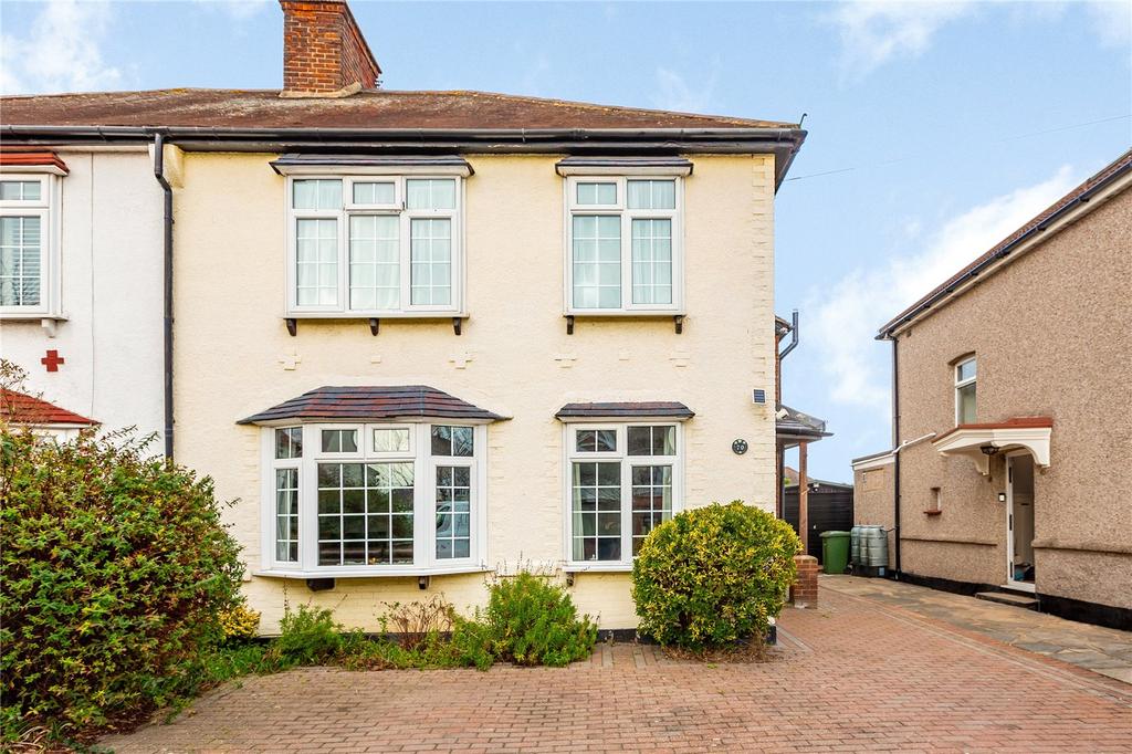 Sunnyside Gardens, Upminster, RM14 4 bed semidetached house £700,000