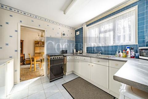 18 Bromhedge, London, SE9 3DZ