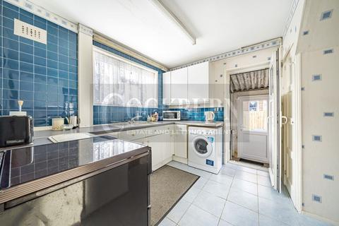 18 Bromhedge, London, SE9 3DZ