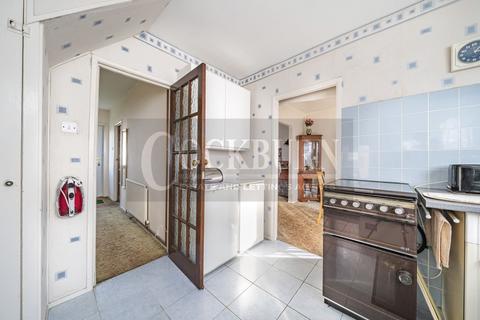 18 Bromhedge, London, SE9 3DZ