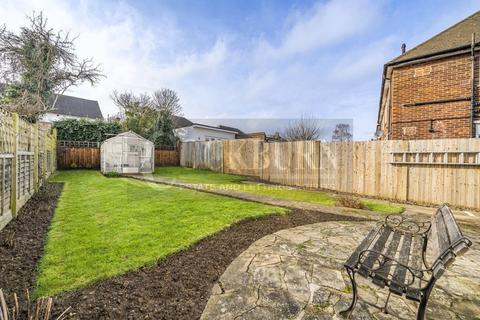 18 Bromhedge, London, SE9 3DZ