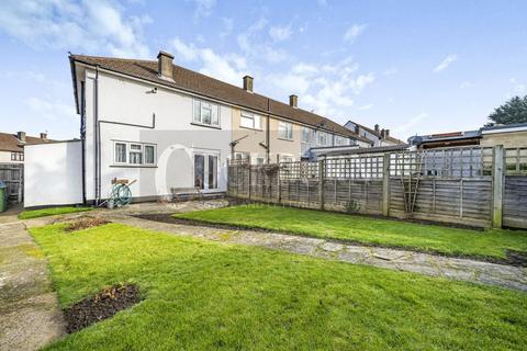 18 Bromhedge, London, SE9 3DZ