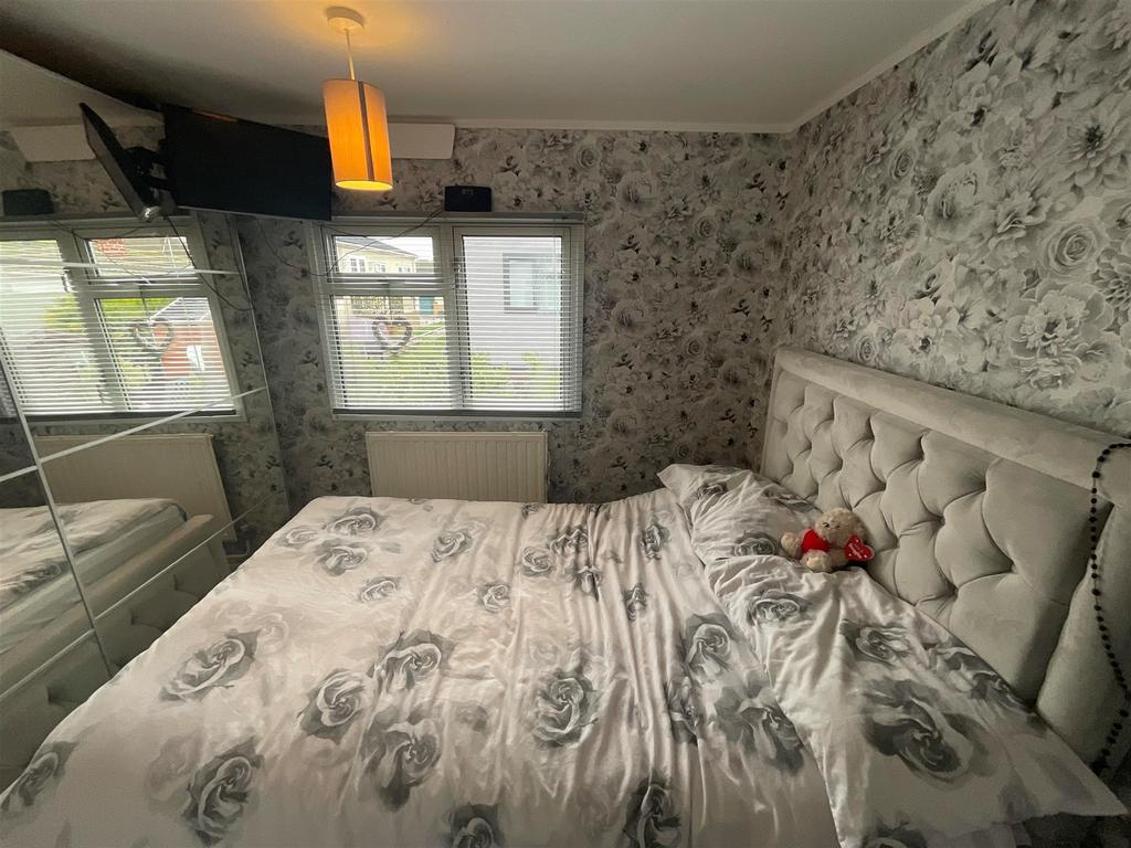 Dunton Mobile Home Park, Dunton, Brentwood, Essex 1 bed mobile home for