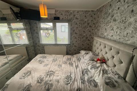 1 bedroom mobile home for sale, Dunton Mobile Home Park, Dunton, Brentwood, Essex