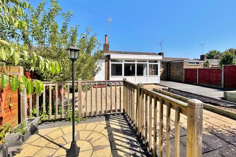 2 bedroom bungalow for sale, Kithurst Crescent, Goring-by-Sea, Worthing, West Sussex, BN12