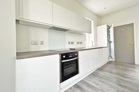2 bedroom flat to rent, Cardigan Road, Headingley, Leeds, LS6