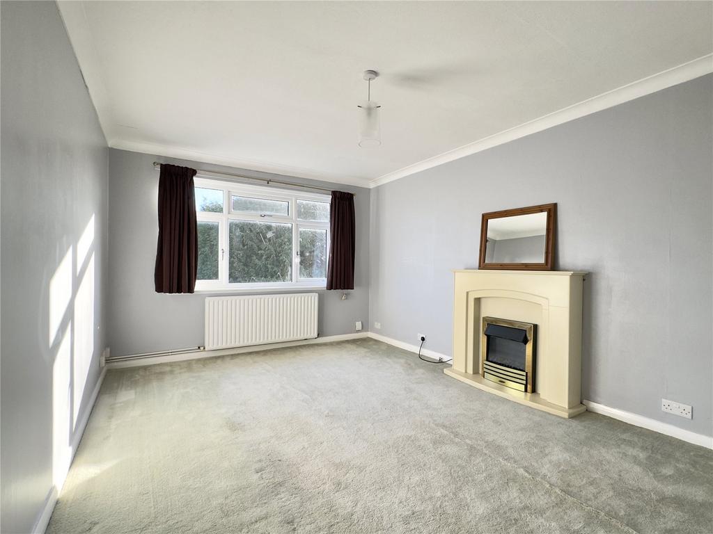 Crescent Gardens, Swanley, Kent, BR8 2 bed semidetached house for sale