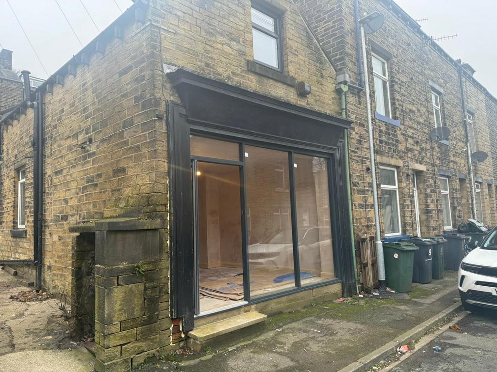 Shop to let