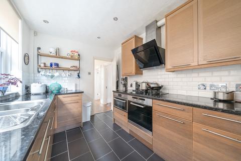 3 bedroom semi-detached house for sale - Winchester Road, Bassett, Southampton, Hampshire, SO16
