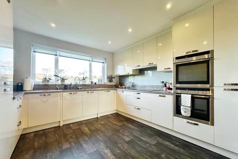 4 bedroom detached house for sale, Hillingdon Road, Whitefield, M45