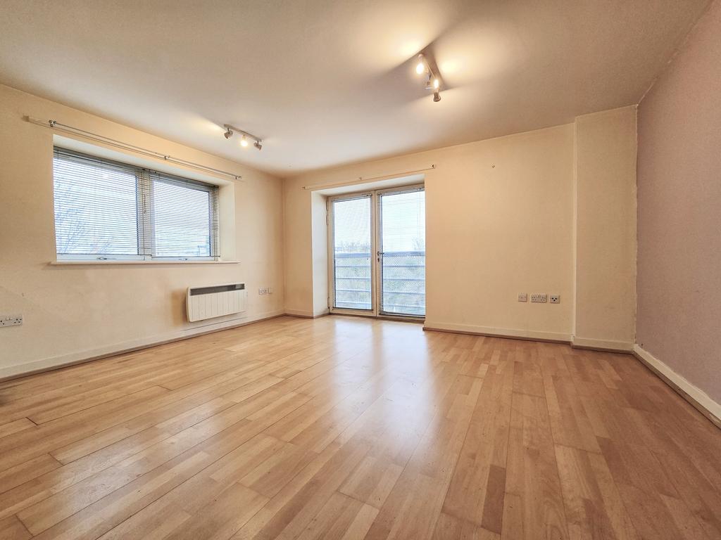 The Wave, Market Avenue, Wickford 2 bed flat for sale £215,000
