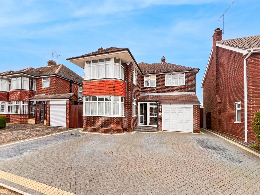 Egdon Drive, Luton 4 bed detached house for sale £625,000