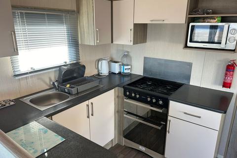 Hillside Beach Road, Kessingland, Lowestoft, NR33 7RW