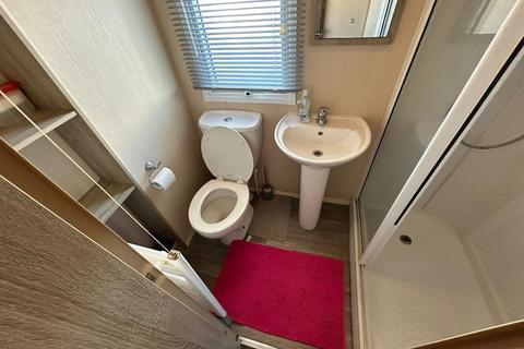 Hillside Beach Road, Kessingland, Lowestoft, NR33 7RW