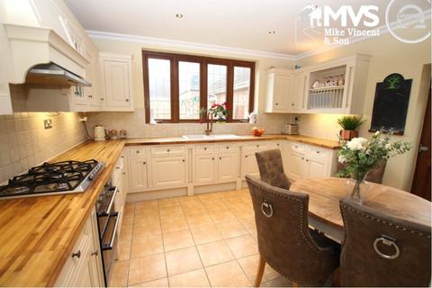5 bedroom detached house for sale, Clacton Road, St. Osyth, Clacton-on-Sea