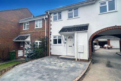 3 bedroom semi-detached house to rent, Hawkesworth Drive, Bagshot