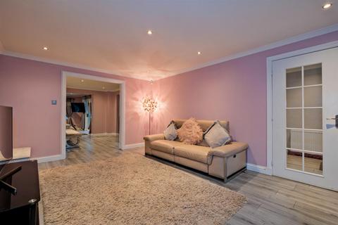 6 Ash Lane, Stonehouse, Larkhall, ML9 3RB