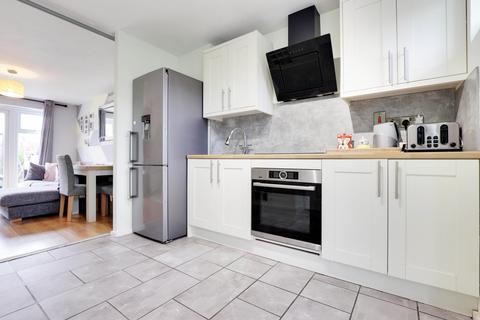 65 Carter Drive, Basingstoke, RG24 9UL