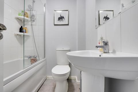65 Carter Drive, Basingstoke, RG24 9UL