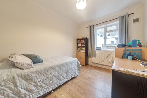 8 Brook Drive, Ruislip, HA4 8AG
