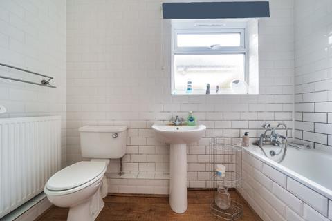 8 Brook Drive, Ruislip, HA4 8AG